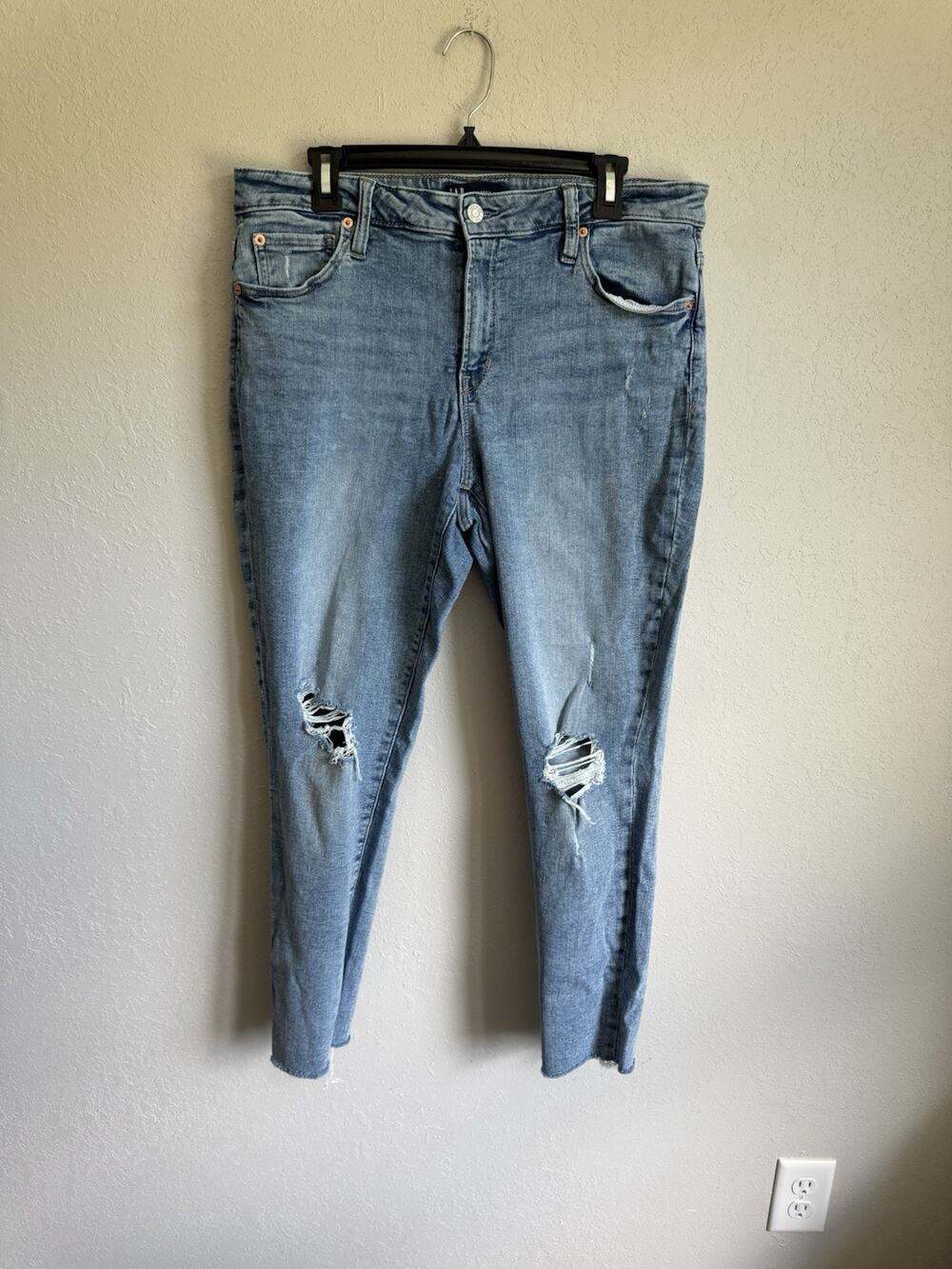 Gap Light Wash Blue Denim Universal Legging Skinny Distressed Jeans Womens 33